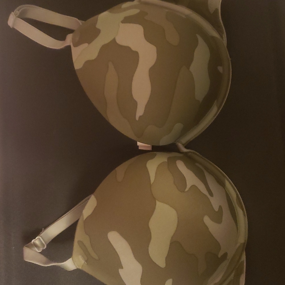 Pink 32 DD camouflage bra